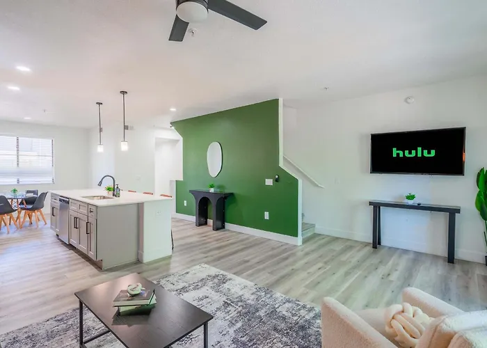Game Day Retreat Pool Gym & Westgate Getaway * Glendale