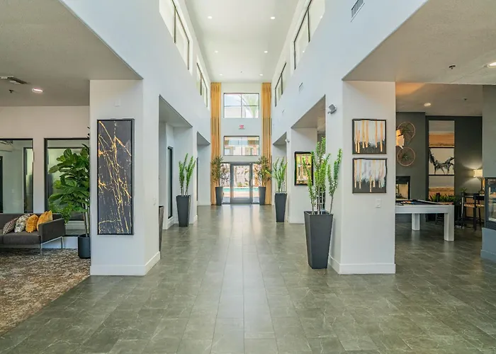 Game Day Retreat Pool Gym & Westgate Getaway Apartment Glendale
