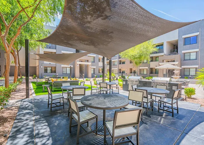 Apartment Game Day Retreat Pool Gym & Westgate Getaway *